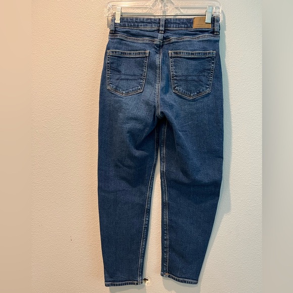 American Eagle Mom Jeans Size 0 short. Blue Mid Wash High Rise 80s’ - Picture 3 of 6